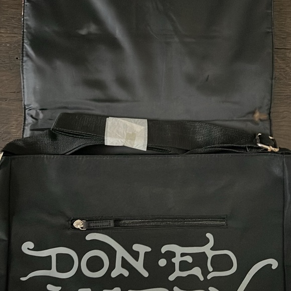 Brand New Messenger Bag! - Picture 6 of 12